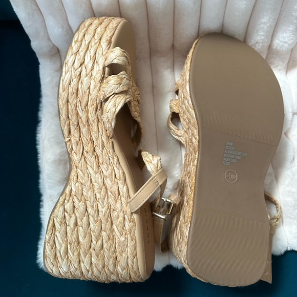 NWOB Torrid Sandals - Picture 4 of 11